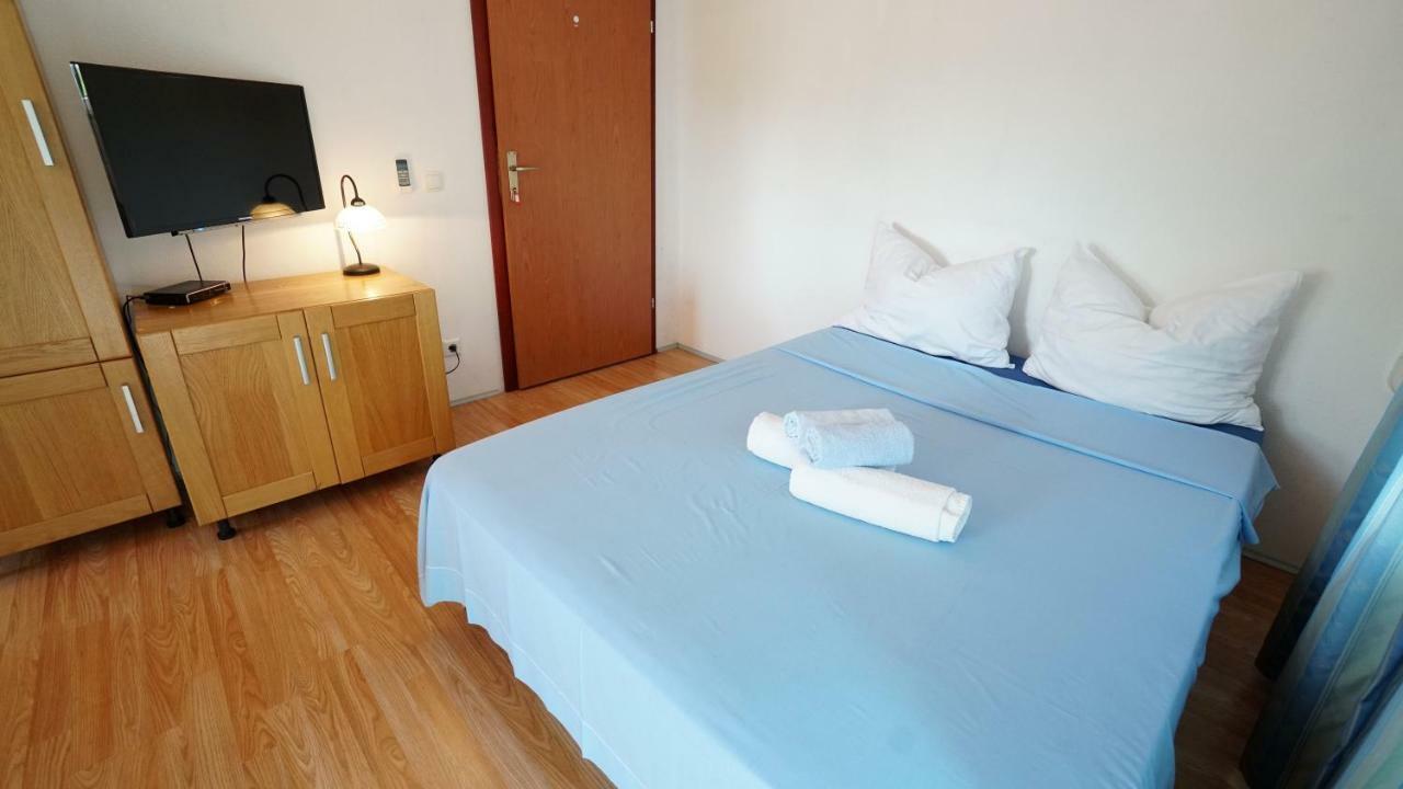 Guest House Sandra Tisno Exteriör bild