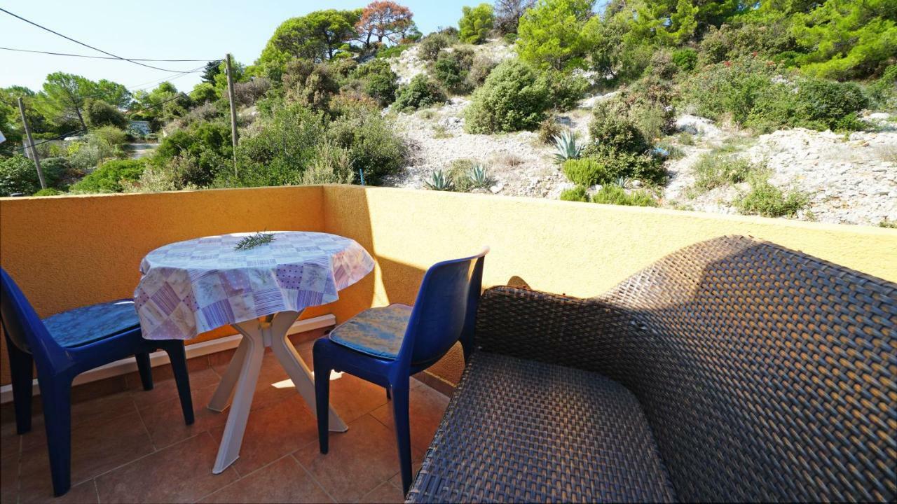 Guest House Sandra Tisno Exteriör bild