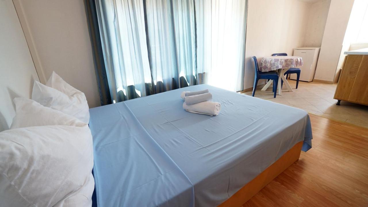 Guest House Sandra Tisno Exteriör bild